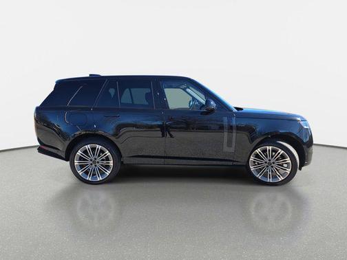 2026 Land Rover Range Rover P400 SE