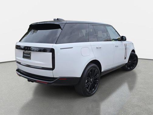 2025 Land Rover Range Rover P530 SE