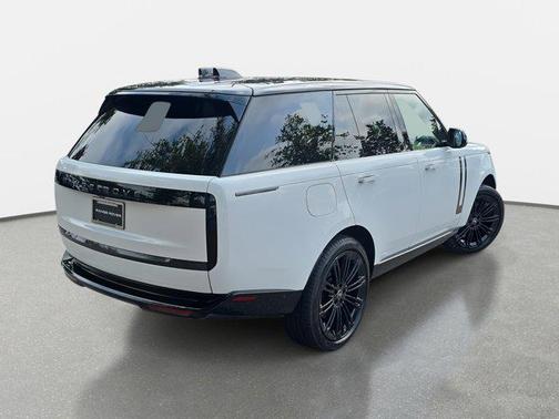 2025 Land Rover Range Rover P530 SE
