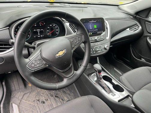 2025 Chevrolet Malibu FWD RS