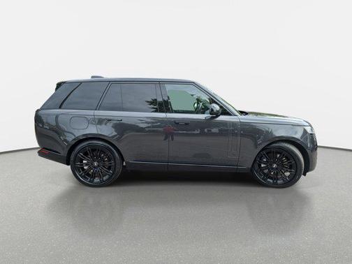 2025 Land Rover Range Rover P530 SE