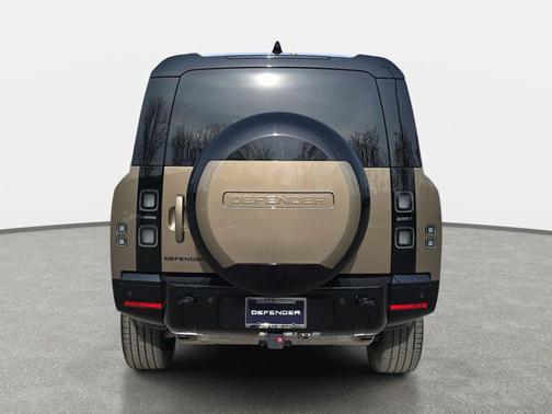 2026 Land Rover Defender P400 X-Dynamic SE