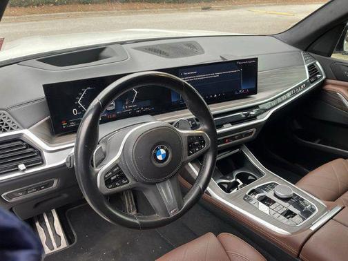 2024 BMW X7 xDrive40i