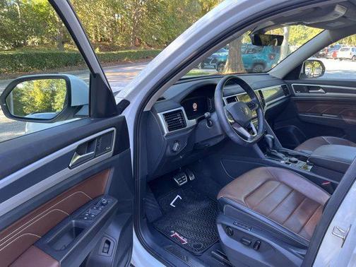 2022 Volkswagen Atlas 3.6L SEL Premium