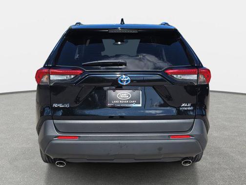 2020 Toyota RAV4 Hybrid XLE