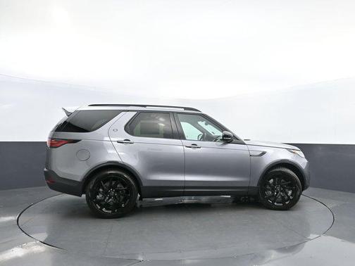 2025 Land Rover Discovery P300 S