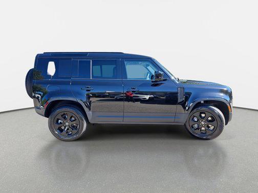 2025 Land Rover Defender 110 P300