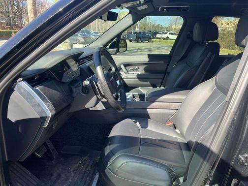 2025 Land Rover Range Rover P530 SE 7 Seat