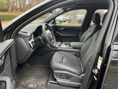 2025 Audi Q7 55 Premium Plus