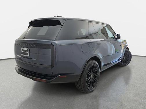 2025 Land Rover Range Rover P400 SE