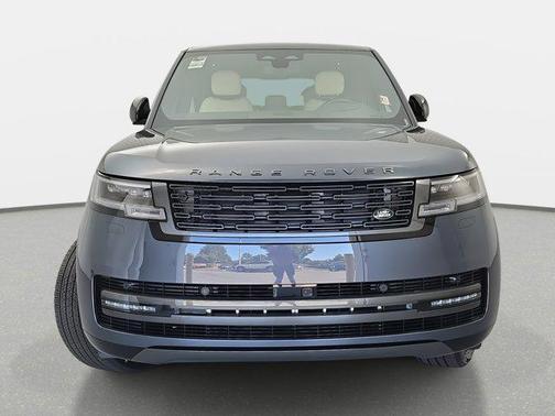 2025 Land Rover Range Rover P400 SE