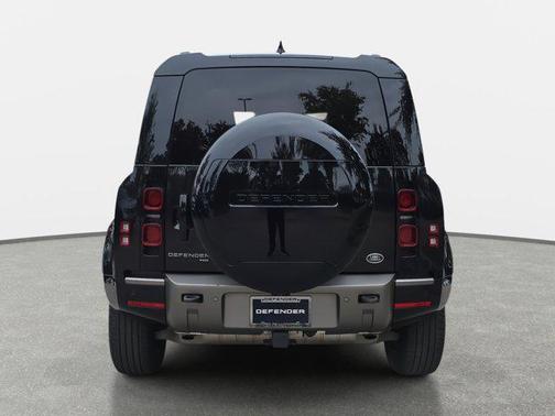 2023 Land Rover Defender 110 X-Dynamic SE