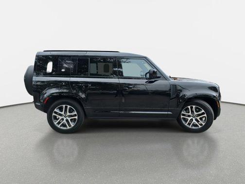 2023 Land Rover Defender 110 X-Dynamic SE