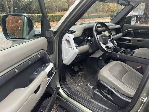 2020 Land Rover Defender 110 SE