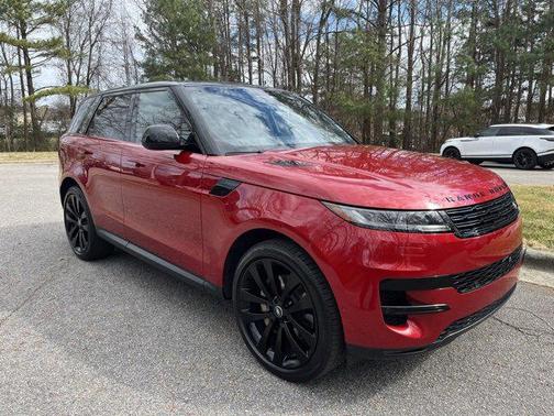 2025 Land Rover Range Rover Sport SE