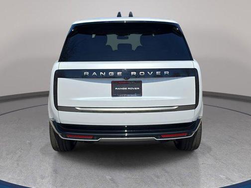 White 2026 Land Rover Range Rover P530 SE 7 Seat