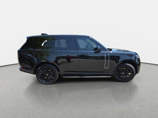2025 Land Rover Range Rover P530 SE