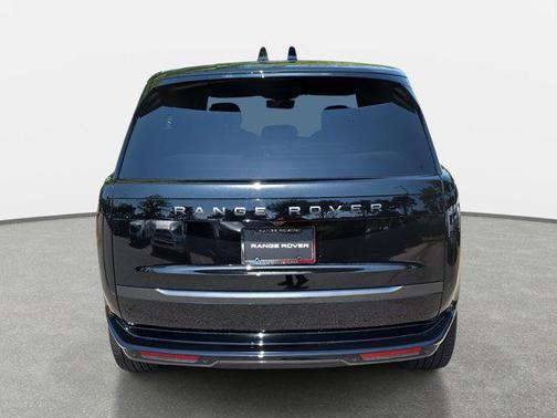 2025 Land Rover Range Rover P530 SE