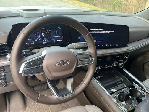 2025 Chevrolet Suburban 4WD Z71