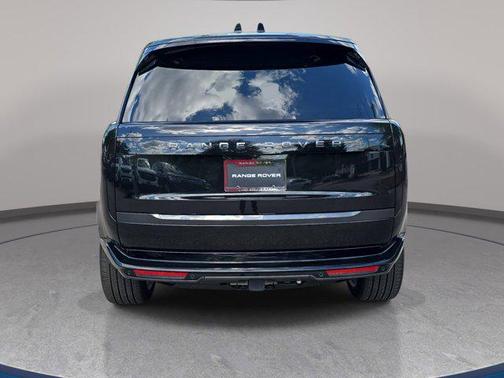 Black 2026 Land Rover Range Rover P400 SE 7 Seat