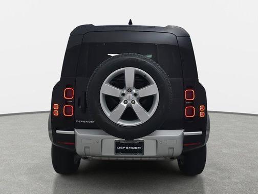 2024 Land Rover Defender 110 P300