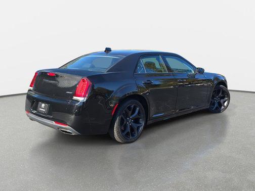 2020 Chrysler 300 Touring