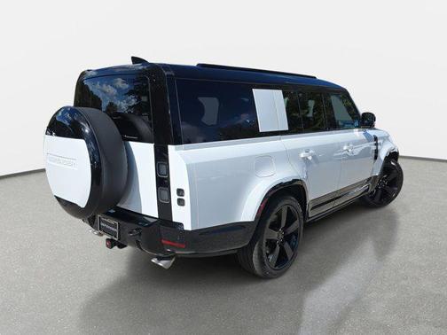 2026 Land Rover Defender V8