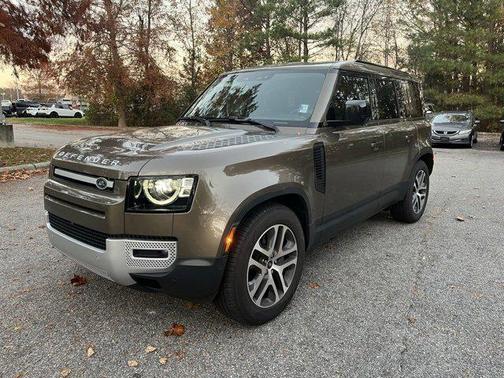 2025 Land Rover Defender 110 P300