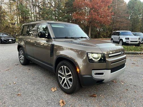 2025 Land Rover Defender 110 P300