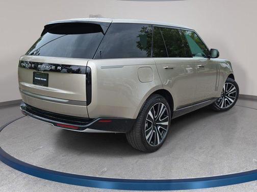 Gold 2026 Land Rover Range Rover P550e SE