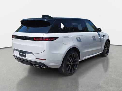 2025 Land Rover Range Rover Sport SE