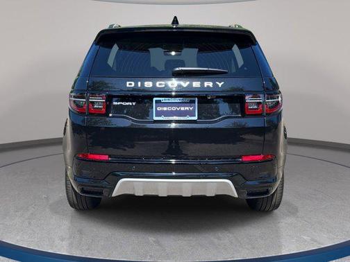Santorini Black Metallic 2025 Land Rover Discovery Sport S
