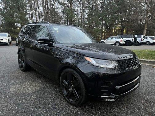 2025 Land Rover Discovery P300 Dynamic SE