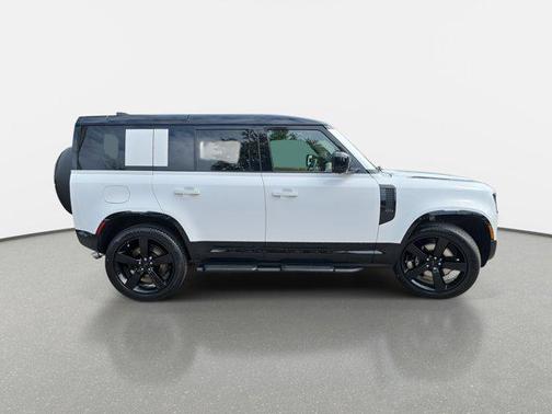 2026 Land Rover Defender 110 V8
