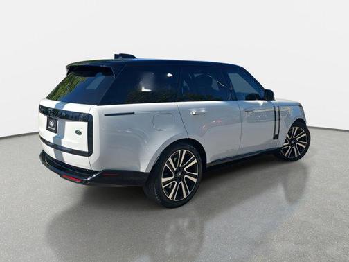 2023 Land Rover Range Rover P530 SE