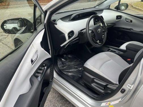 2019 Toyota Prius LE