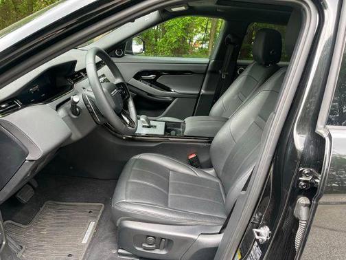 Santorini Black Metallic 2025 Land Rover Range Rover Evoque Core S