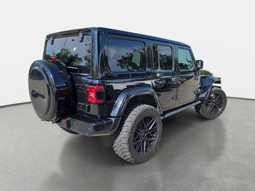 2024 Jeep Wrangler 4-Door Sahara 4x4