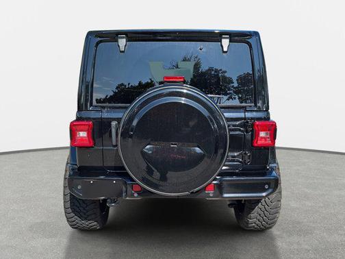 2024 Jeep Wrangler 4-Door Sahara 4x4