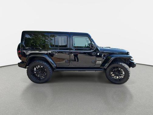 2024 Jeep Wrangler 4-Door Sahara 4x4