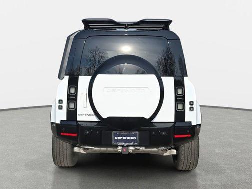 2026 Land Rover Defender P400 X-Dynamic SE