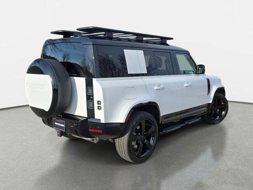 2026 Land Rover Defender P400 X-Dynamic SE