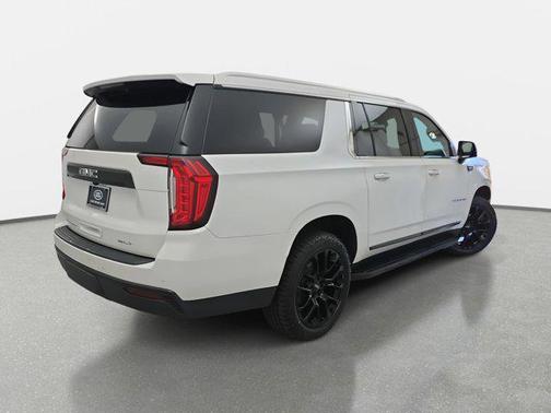 2022 GMC Yukon XL SLT