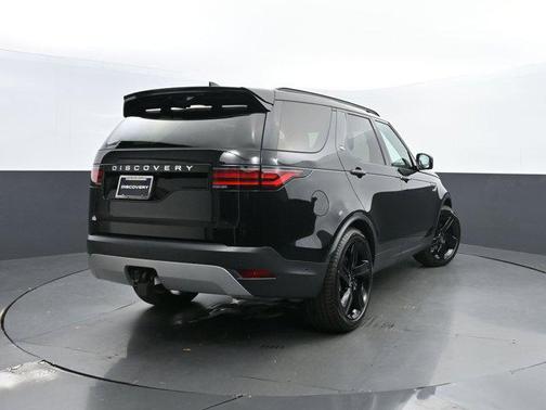 2025 Land Rover Discovery P300 S