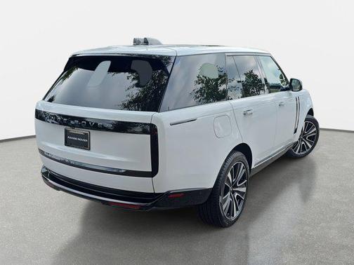 2025 Land Rover Range Rover P550e SE