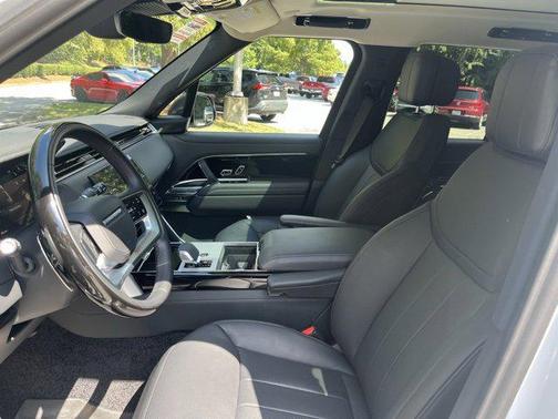 2025 Land Rover Range Rover P530 SE