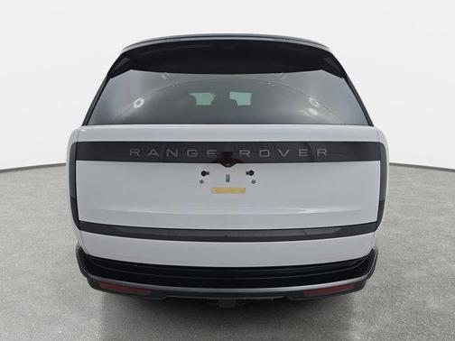 2025 Land Rover Range Rover P530 SE