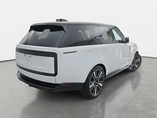 2025 Land Rover Range Rover P530 SE