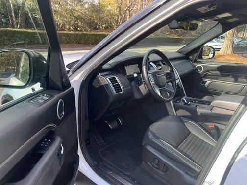 2024 Land Rover Discovery P360 Metropolitan Edition