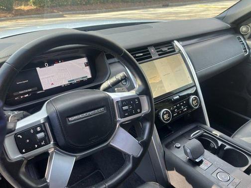 2024 Land Rover Discovery P360 Metropolitan Edition